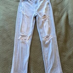 American Eagle Distressed Mom Straight Jeans size 4